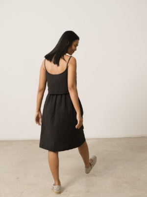tiralahilacha-henar-black-linen-blend-strap-dress-2