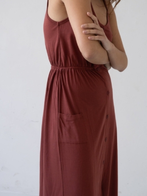 tiralahilacha-hiara-tencel-midi-dress-in-red-2