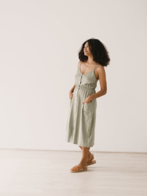 tiralahilacha-hiare-midi-dress-in-green-wicker-4