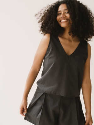 Top Holly tirantes Tencel negro