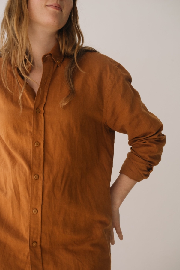 Camisa terracota Hugo unisex de lino