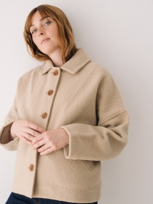 Chaqueta corta 100% lana merino beige