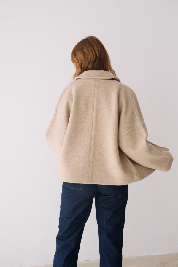 Chaqueta corta 100% lana merino beige