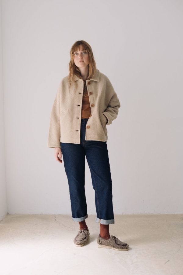 Chaqueta corta 100% lana merino beige