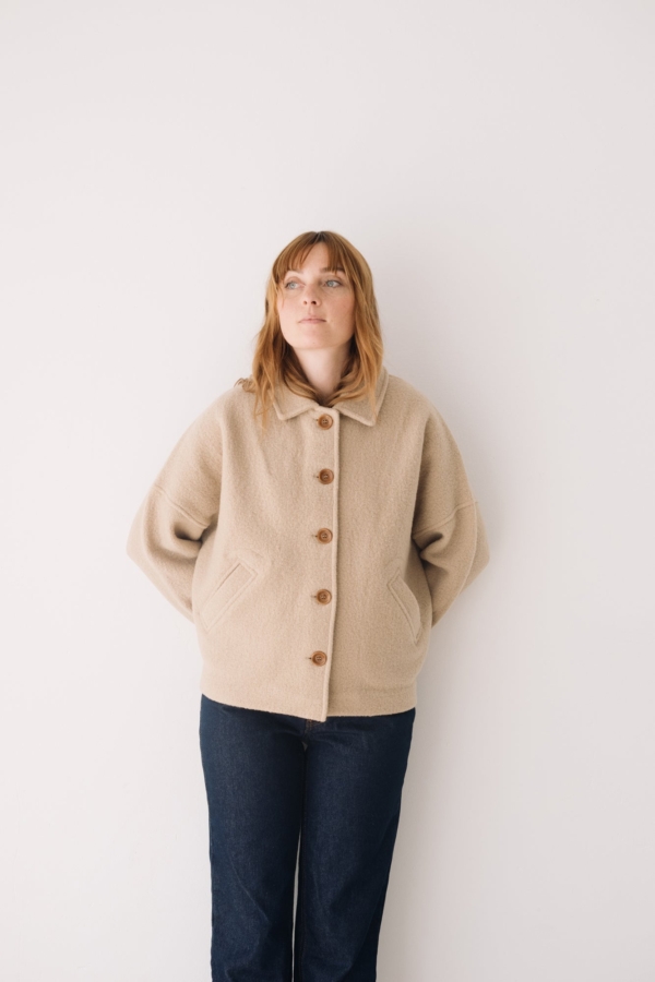 Chaqueta corta 100% lana merino beige