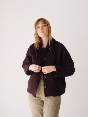 Chaqueta corta 100% lana merino púrpura