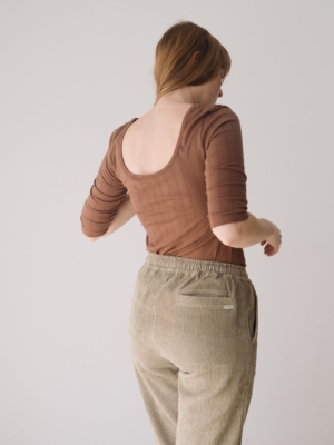 tiralahilacha-organic-corduroy-pants-in-green-2