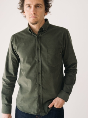 tiralahilacha-organic-fine-wale-corduroy-unisex-shirt-in-green-1