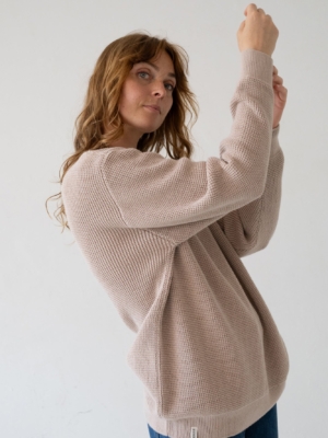 tiralahilacha-unisex-tam-sweater-organic-cotton-in-magnolia-white-2