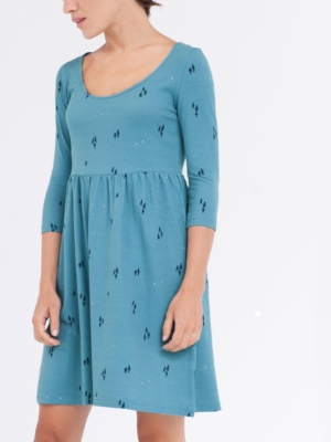 Vestido Carlona corte imperio azul ópalo.