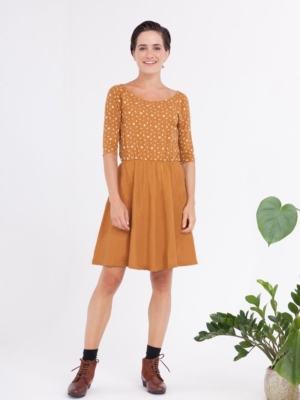 Vestido Carol manga ranglán mostaza.