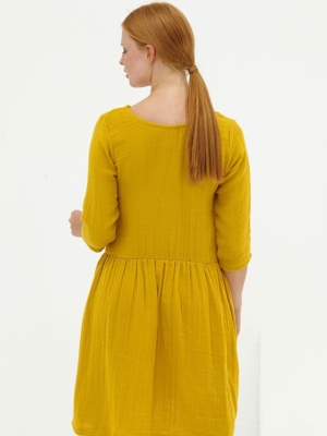 tiralahilacha-vestido-muselina-reversible-mostaza-dorie-2