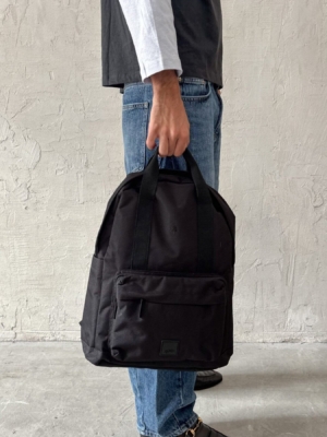 lefrik-capsule-backpack-black-2-b225-3×4