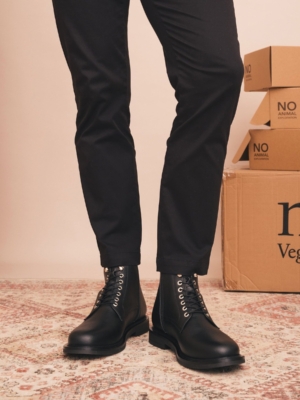 nae-vegan-jules-black-2-3×4