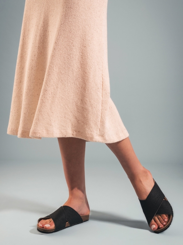 Sandalias Veganas de Piñatex® Tupai Negro