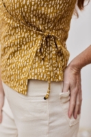 Camiseta Faina Étnico Mostaza de Algodón Orgánico