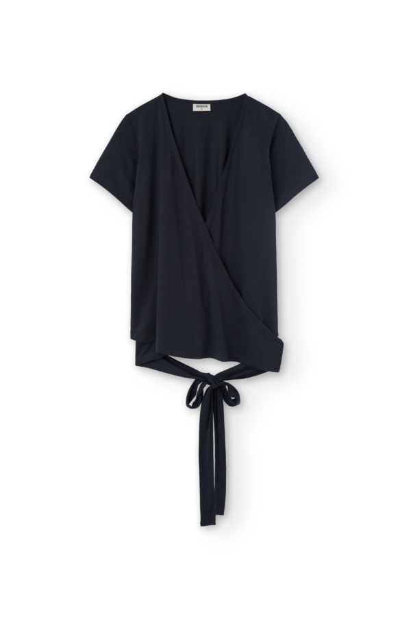 Camiseta Hagne cruzada Tencel negro