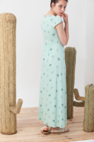 Maxi vestido Irene verde estampado de cactus.