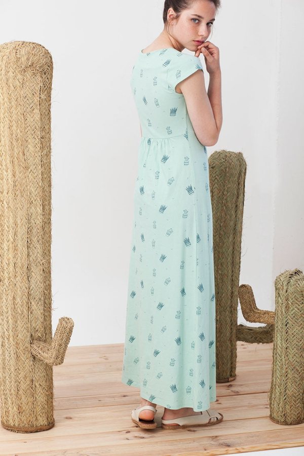 Maxi vestido Irene verde estampado de cactus.