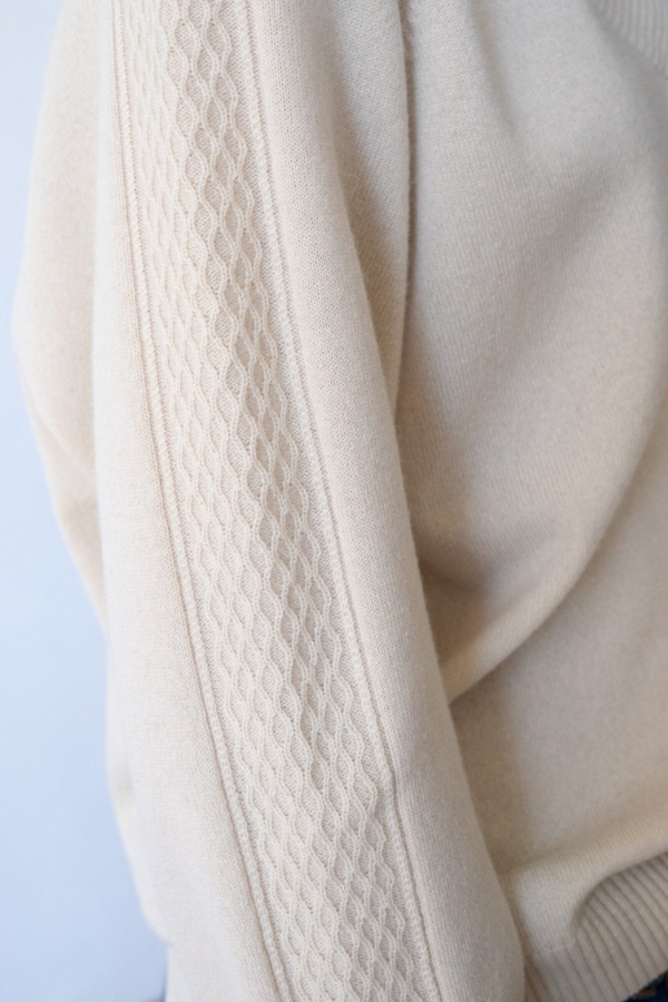 Jersey merino y cachemir escote en V beige