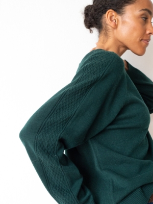 tiralahilacha-merino-and-cashmere-v-neck-sweater-in-forest-green-2