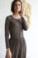 Top cuello panadero de lana merino verde salvia