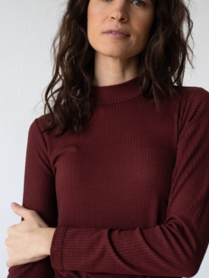 Top cuello cisne lana merino granate