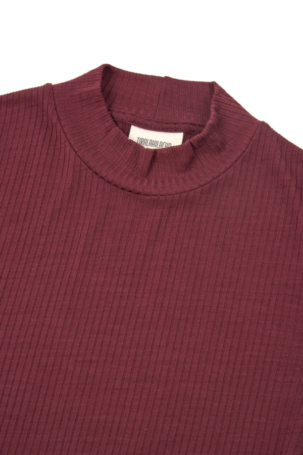 Top cuello cisne lana merino granate