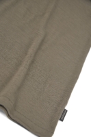 Top escote V de lana merino verde oliva