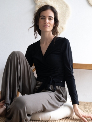 Top cruzado de lana merino gris antracita