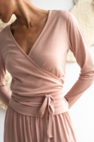 Top cruzado de lana merino rosa empolvado