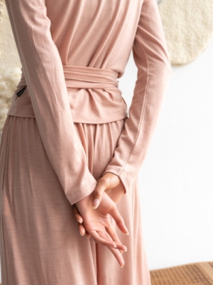 tiralahilacha-merino-wool-wrap-top-in-dusty-pink-2
