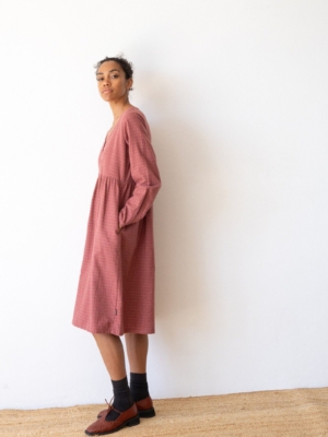 tiralahilacha-organic-cotton-midi-dress-in-currant-red-2