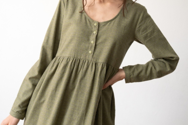 Vestido midi de algodón orgánico verde oliva