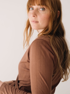 tiralahilacha-organic-jersey-wrap-top-in-brown-2