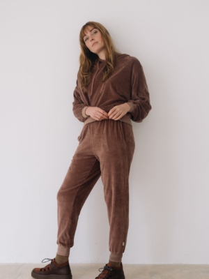Jogger algodón orgánico terciopelo malva