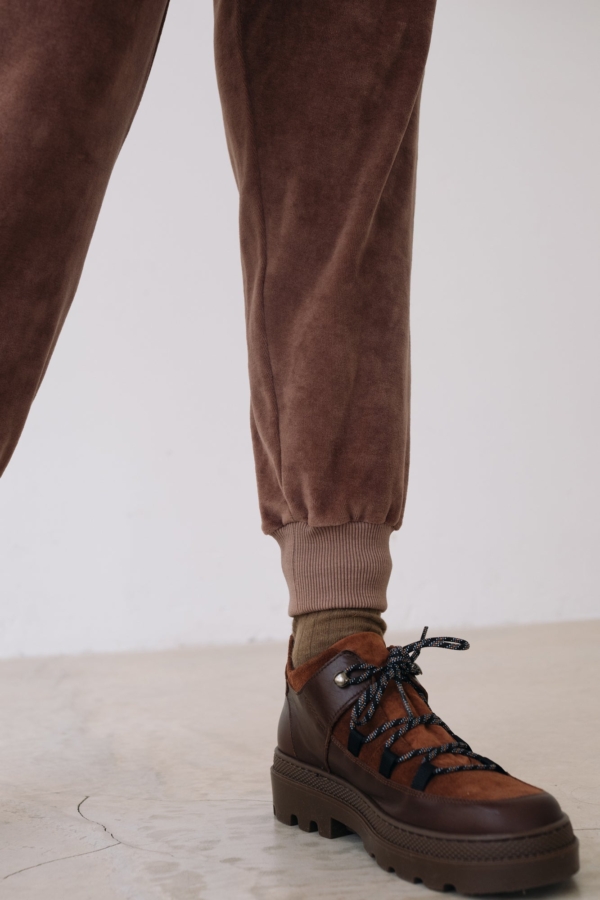 Jogger algodón orgánico terciopelo malva