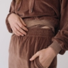 Jogger algodón orgánico terciopelo malva
