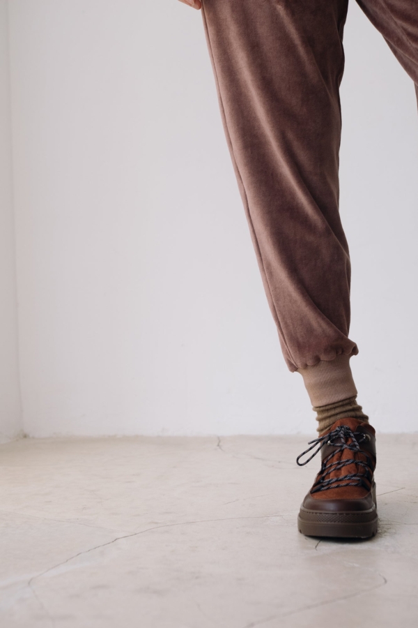 Jogger algodón orgánico terciopelo malva