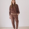 Jogger algodón orgánico terciopelo malva