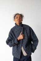Chaqueta corta cruzada de lana y algodón orgánico azul arándano
