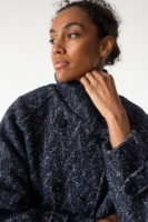 Chaqueta corta cruzada de lana y algodón orgánico azul arándano